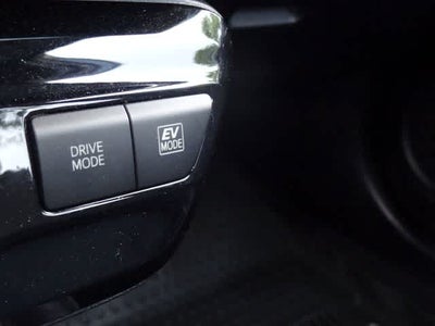 2022 Toyota Prius LE