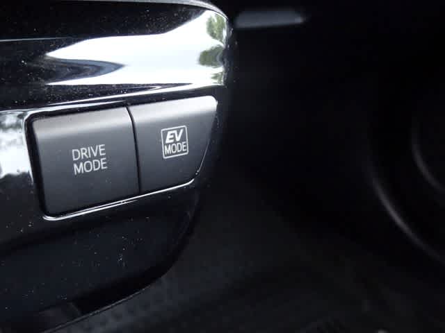 2022 Toyota Prius LE