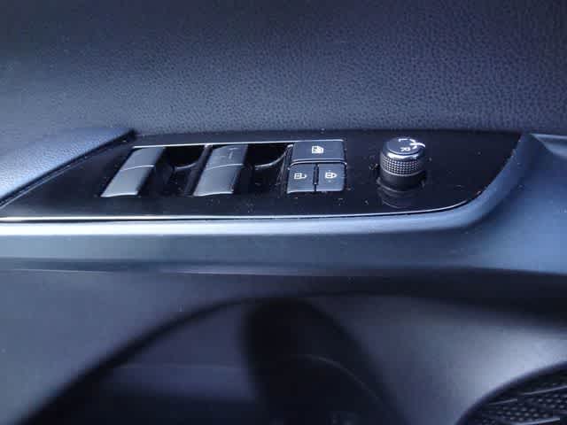 2022 Toyota Prius LE