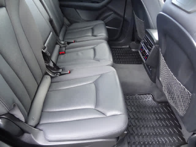 2022 Audi Q7 Premium Plus