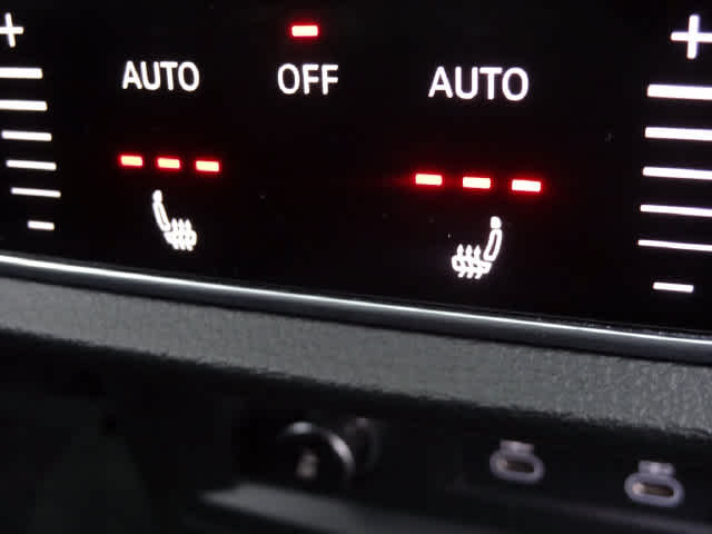 2022 Audi Q7 Premium Plus