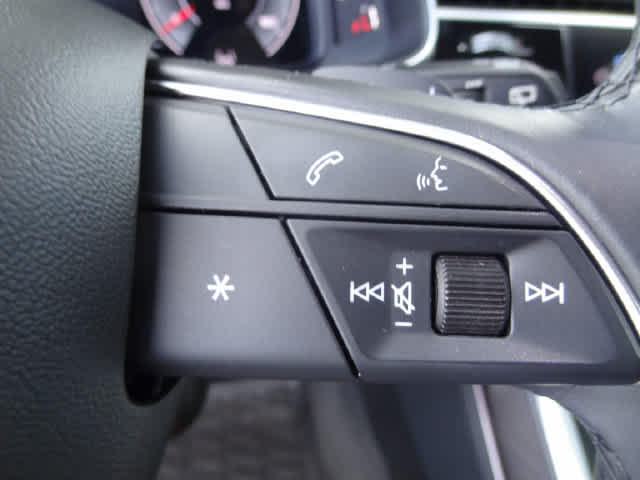 2022 Audi Q7 Premium Plus