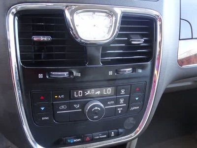 2014 Chrysler Town & Country Touring