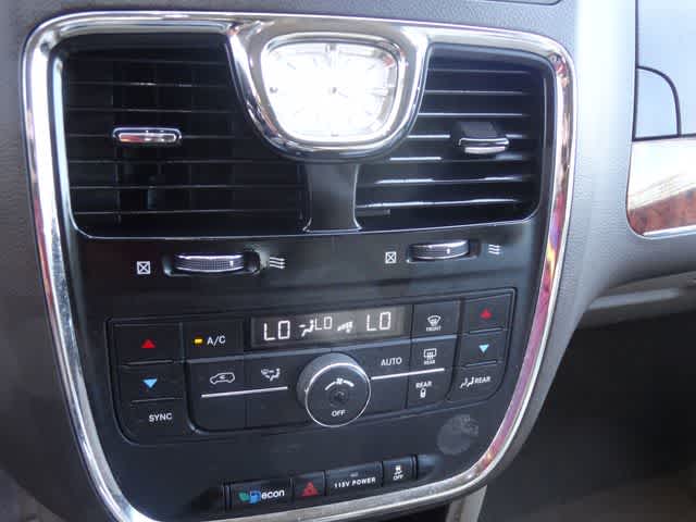 2014 Chrysler Town & Country Touring