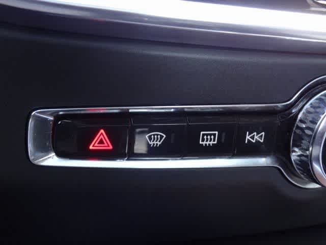 2024 Volvo S60 Plus Dark Theme