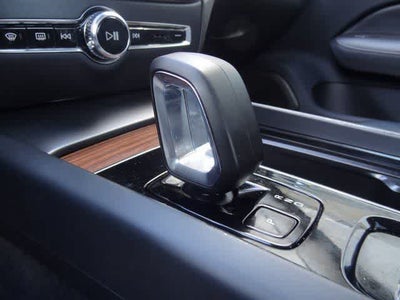 2024 Volvo S60 Plus Dark Theme