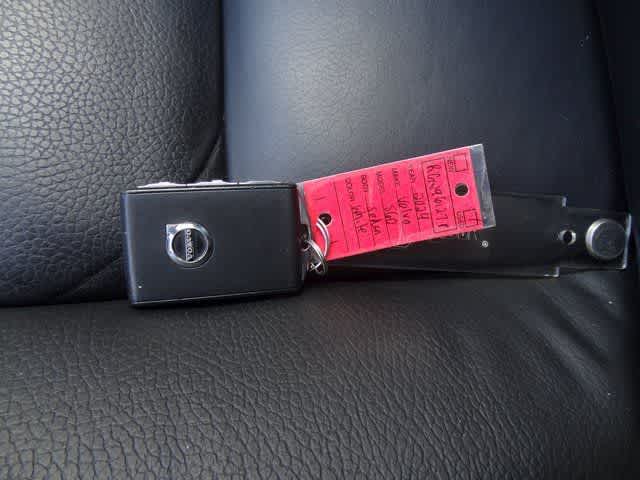 2024 Volvo S60 Plus Dark Theme