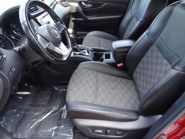 2022 Nissan Rogue Sport SV