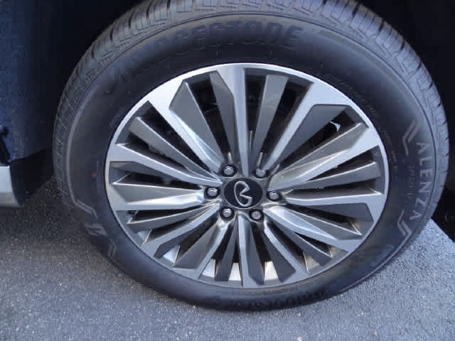 2027 INFINITI QX80 LUXE