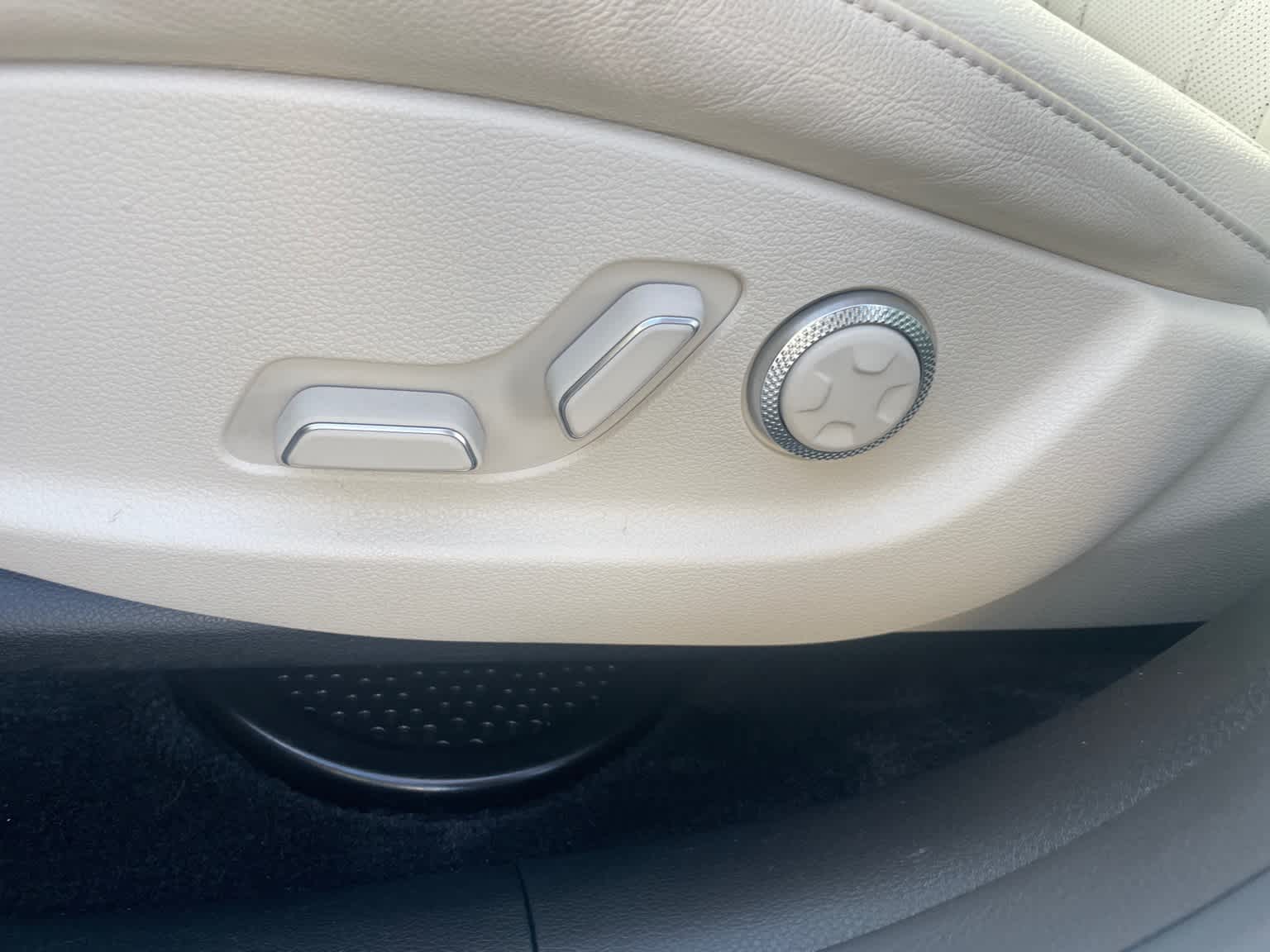 2024 Genesis GV80 Base