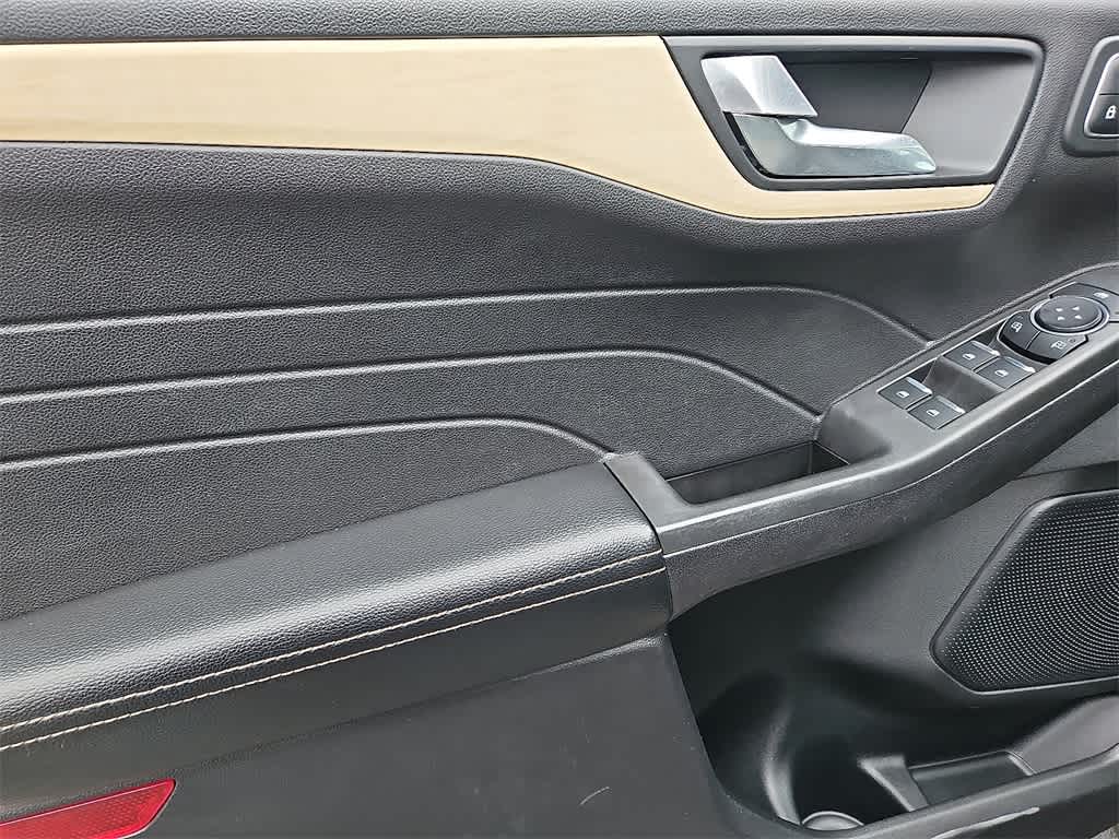 2021 Ford Escape Titanium Hybrid