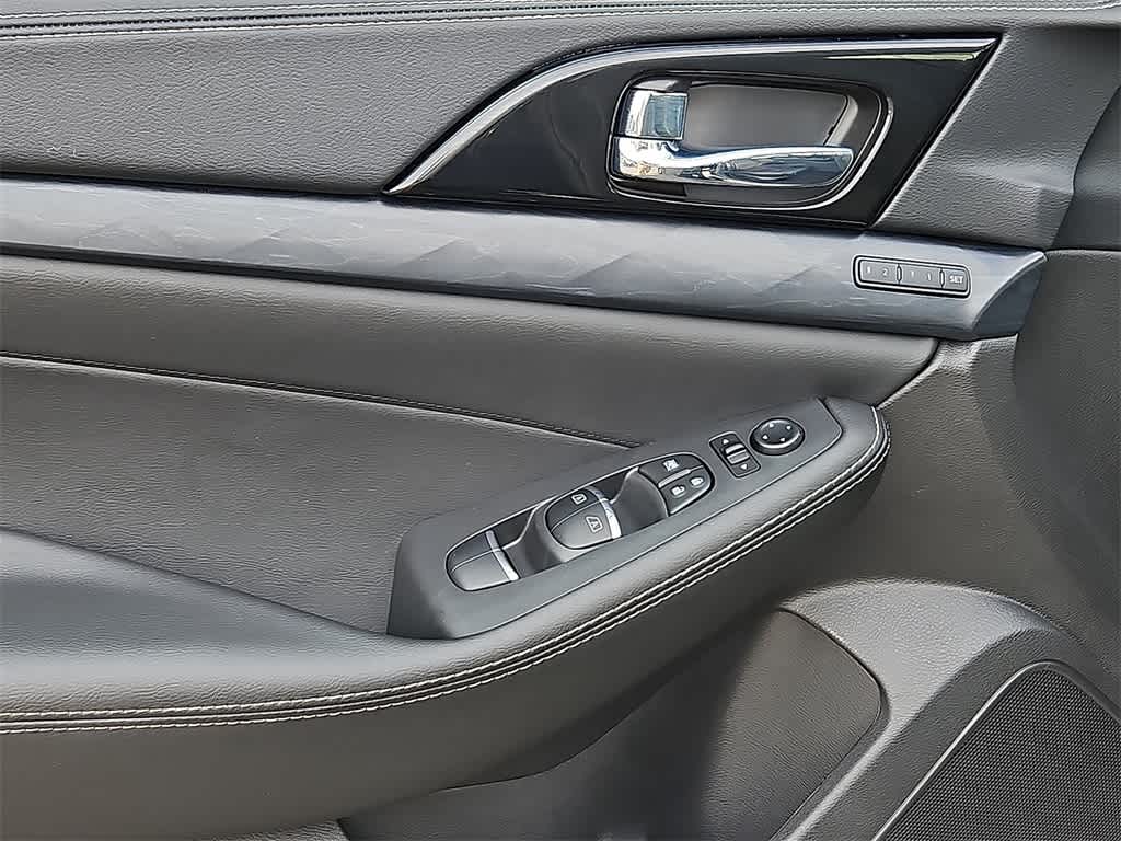 2023 Nissan Maxima Platinum