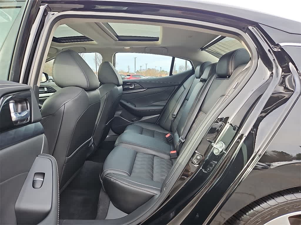 2023 Nissan Maxima Platinum