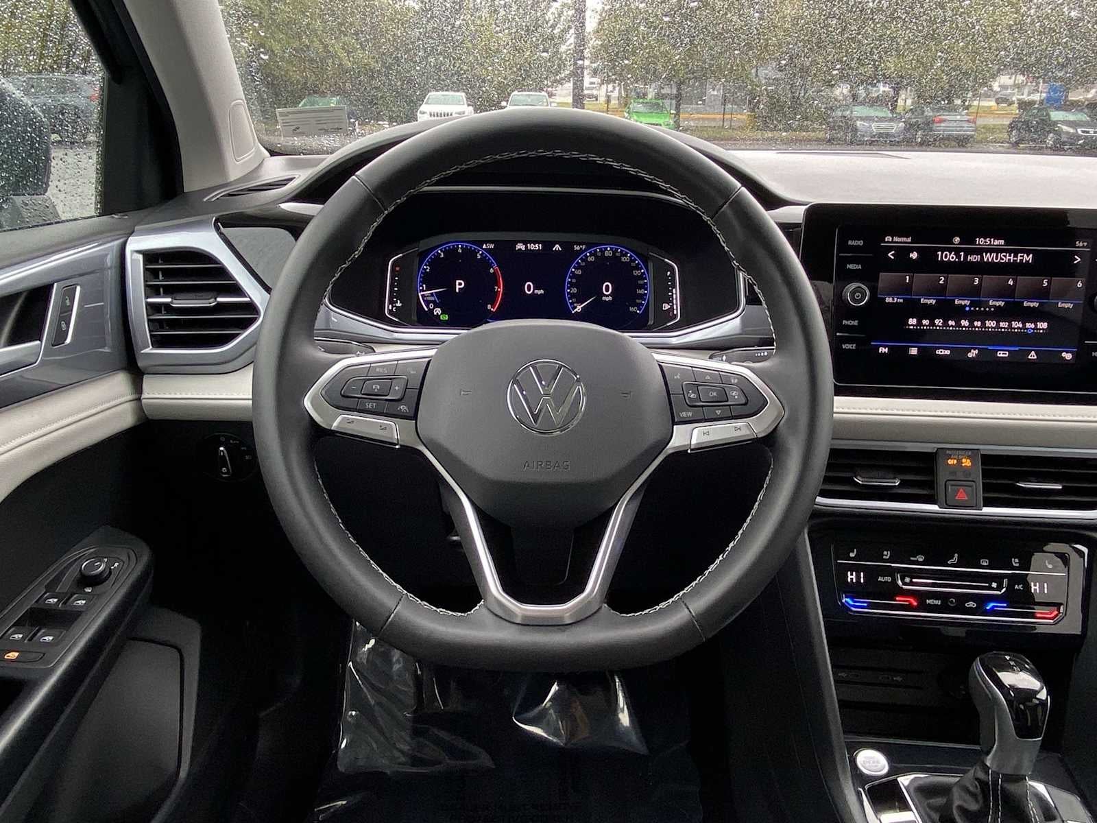 2025 Volkswagen Taos SEL