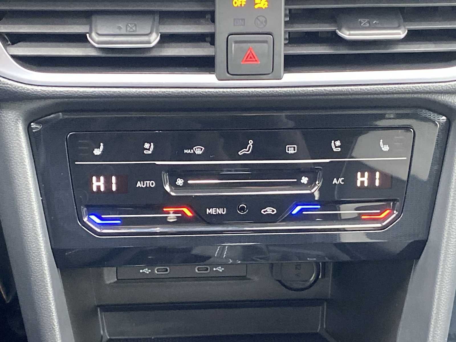 2025 Volkswagen Taos SEL