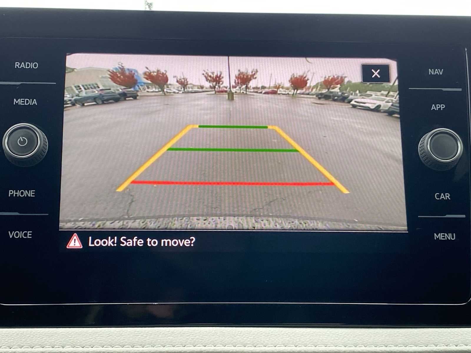 2025 Volkswagen Taos SEL