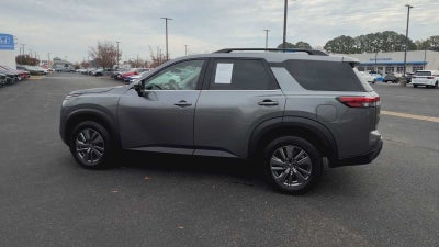 2025 Nissan Pathfinder SV