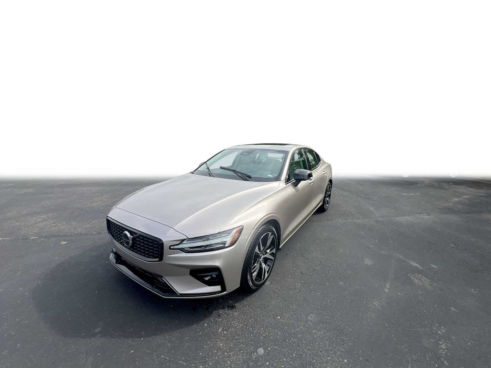 2024 Volvo S60 Plus Dark Theme