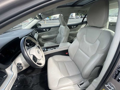 2024 Volvo S60 Plus Dark Theme