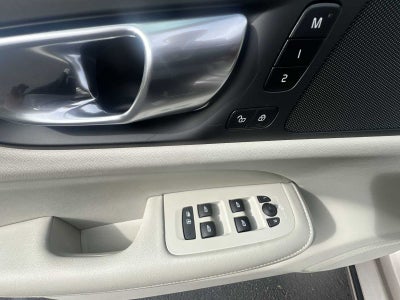 2024 Volvo S60 Plus Dark Theme