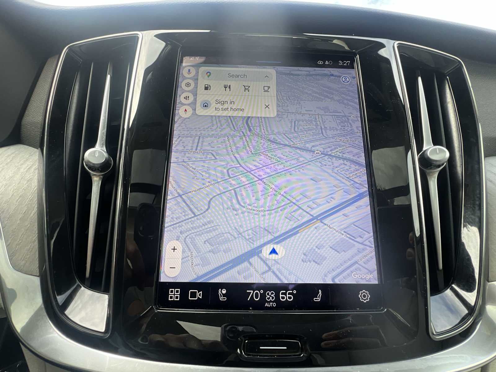 2024 Volvo S60 Plus Dark Theme