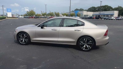 2024 Volvo S60 Plus Dark Theme