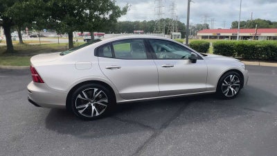 2024 Volvo S60 Plus Dark Theme