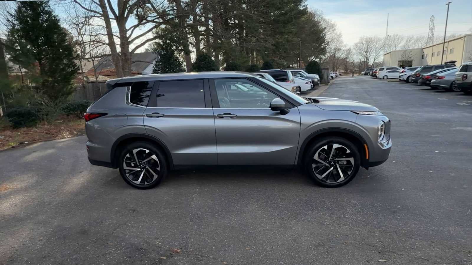 2024 Mitsubishi Outlander SE