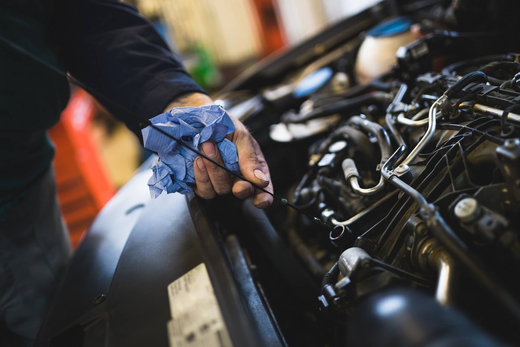 Signs Your Vehicle Needs an Oil Change